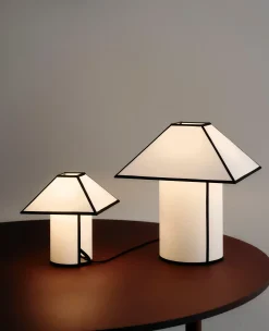 - Bordlampe - Ava Pyramid - Sort/Hvid - H32 cm^Hay Hot