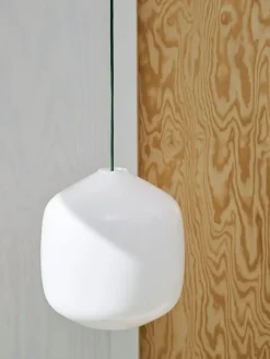 - Buoy Glass Pendel - Sort ledning - Hvid - 200*Hay Clearance