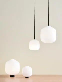 - Buoy Glass Pendel - Sort ledning - Hvid - 200*Hay Clearance