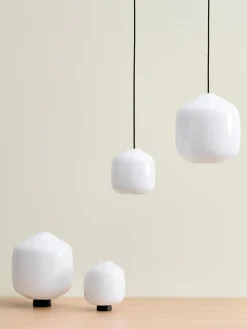 - Buoy Glass Pendel - Sort ledning - Hvid - 300^Hay