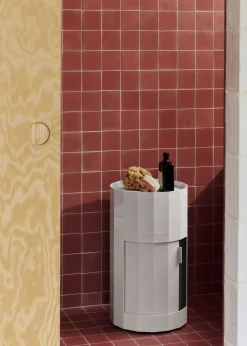 - Facet Cabinet - Misty Blue - low - sidebord - blå - med hjul*Hay Hot