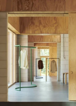 - garderobestativ - Colour Rack - S-Shape - Jungle green - grøn*Hay Clearance