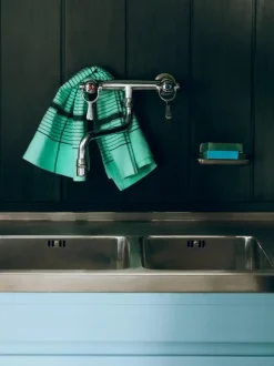 - Linear Tea Towel - W52 x L80 - Green - Green - 219^Hay Sale