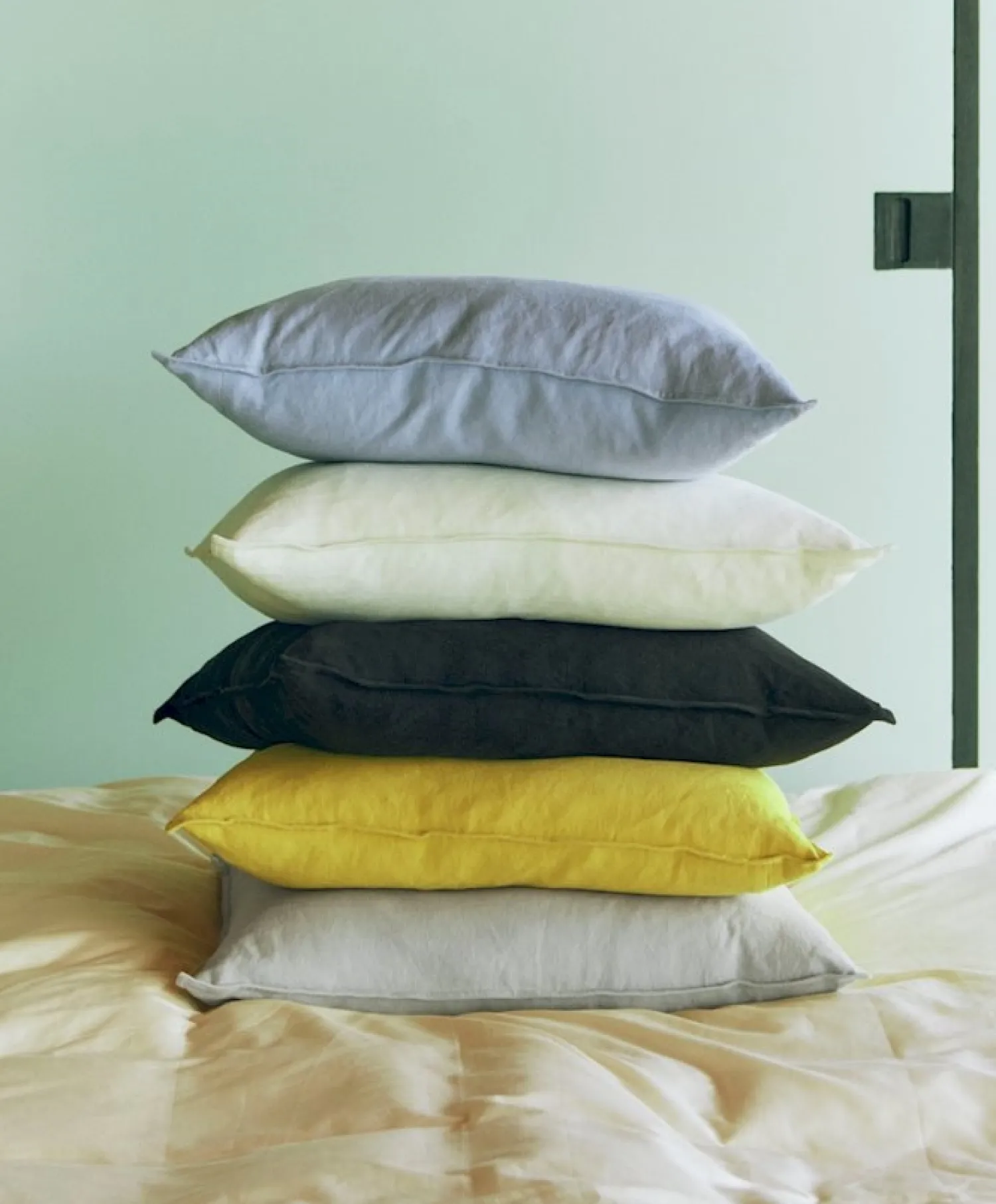 - Linen Cushion - 60x60 - Cream - Cream - 1099*Hay Online