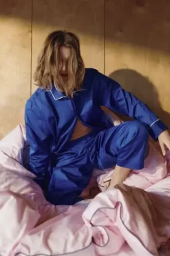 - Outline Pyjama - Langærmet Shirt - M/L - Vivid Blue*Hay Clearance