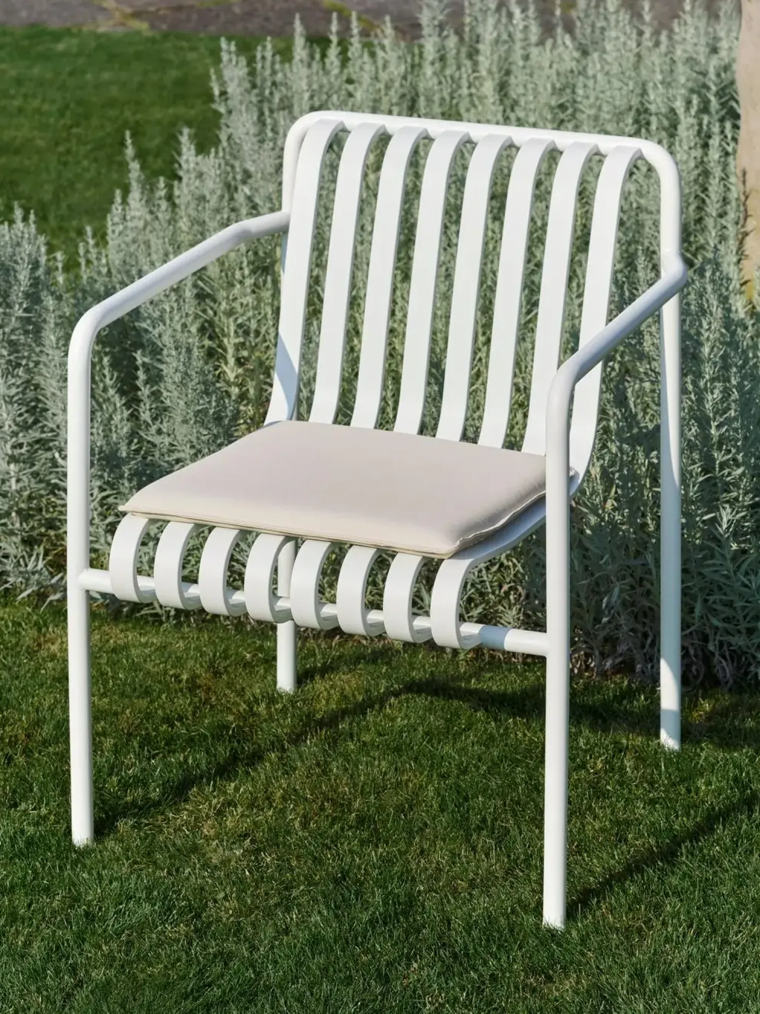 - Palissade Dining Armchair - Cream white - Hvid^Hay Hot