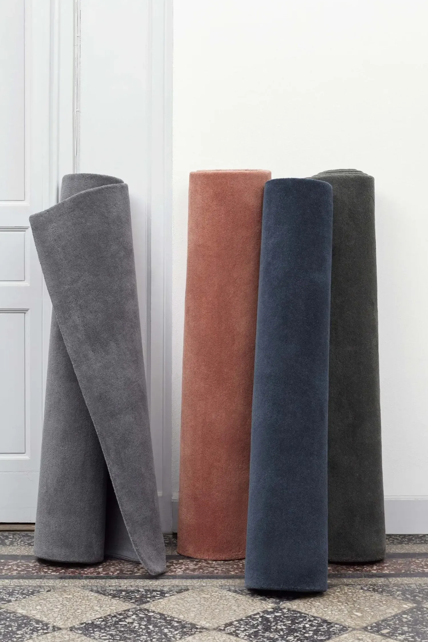 - Raw Tæppe No 2 - Lysegrå (200x300)*Hay Sale