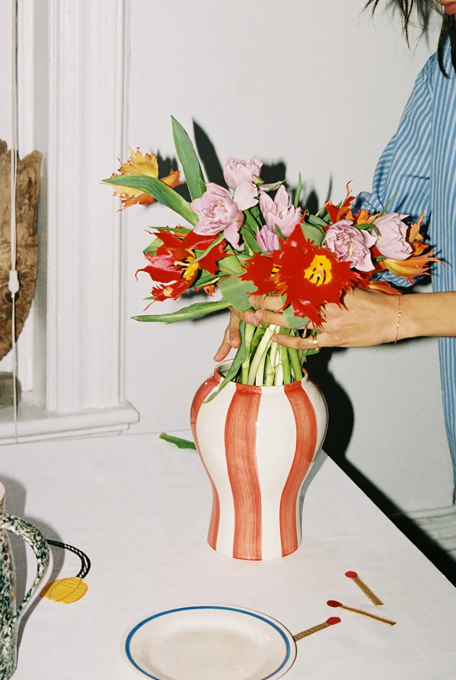 - Sobremesa Stribe Vase - Small - Rød^Hay Sale