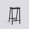 - Taburete 8 Bar Stool - Black - Black Lacquered Oak Veneer Seat - Lav model 65 cm*Hay Hot