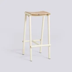 - Taburete 8 Barstol - Eggshell - Lacquered Oak Veneer Seat - Høj model 75 cm*Hay Hot