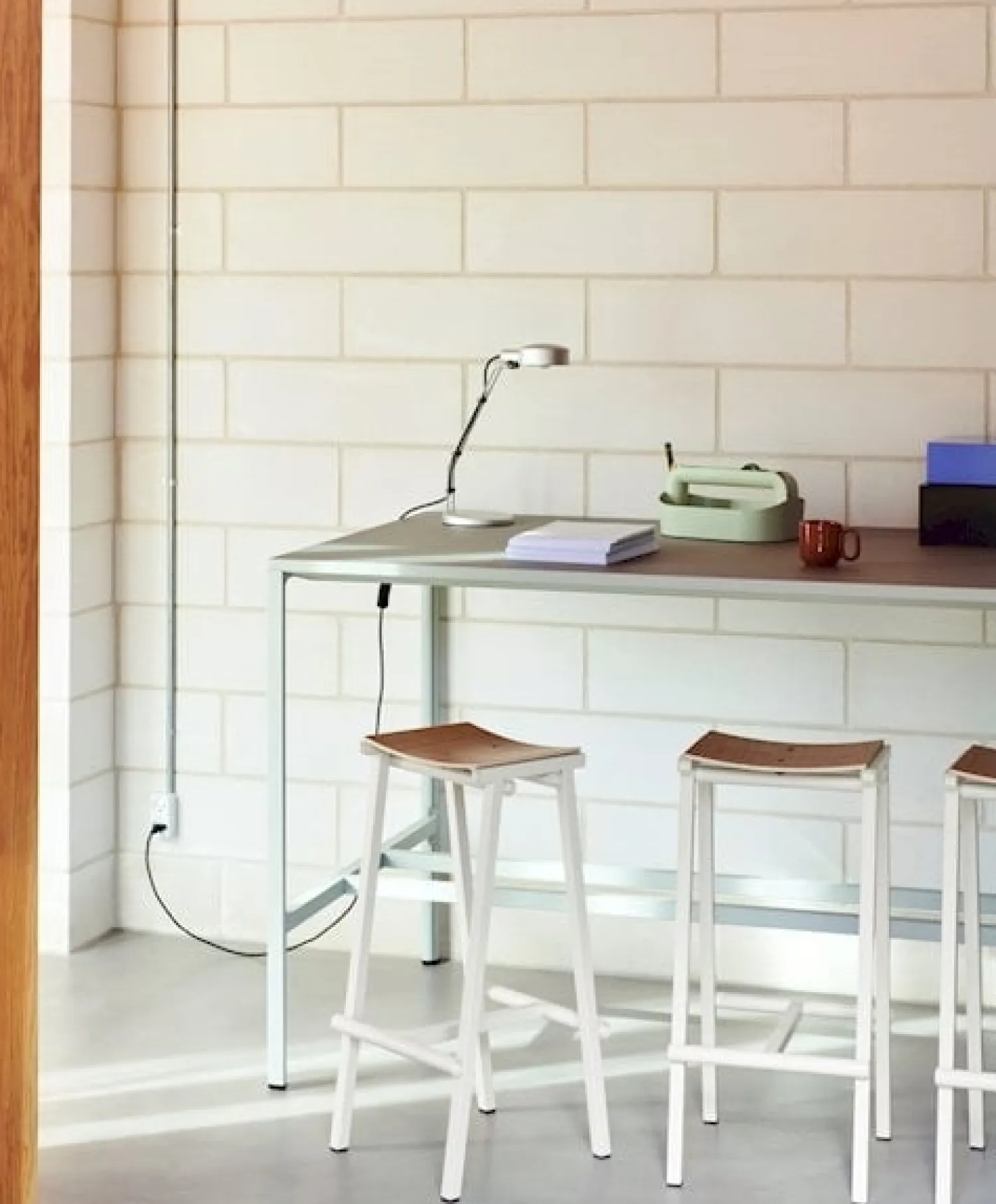 - Taburete 8 Barstol - Eggshell - Lacquered Oak Veneer Seat - Høj model 75 cm*Hay Hot