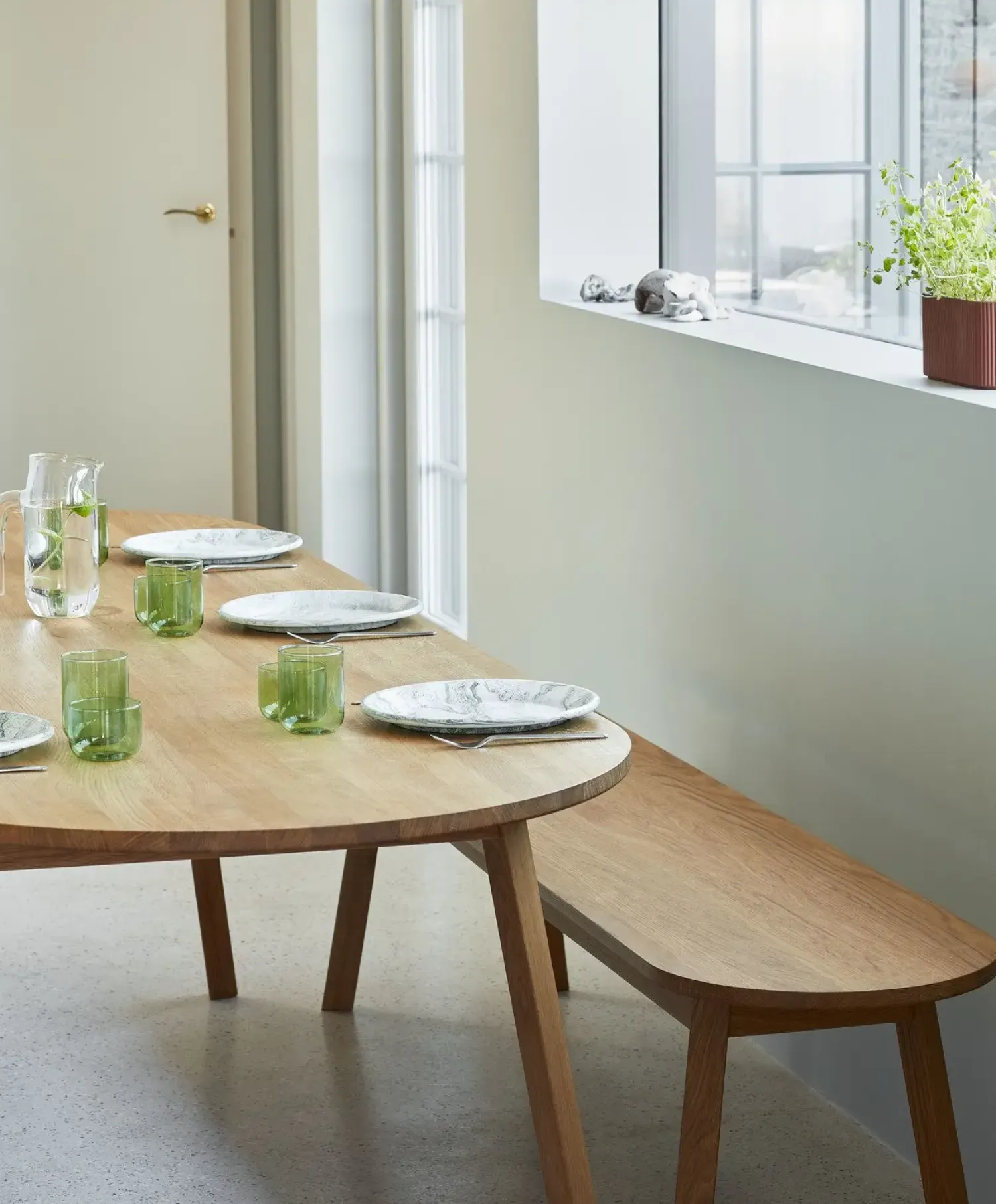 - Triangle Leg Table - 200 cm - Olieret eg*Hay Clearance