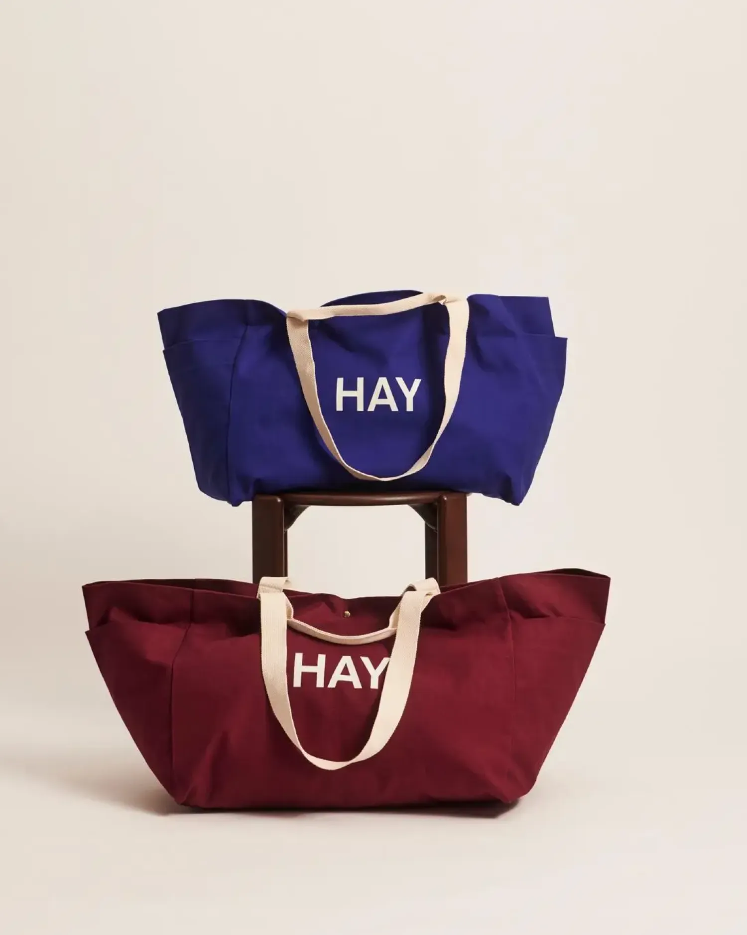 - Weekend Bag (Organic) - Large - Milk Chocolate - Milk chocolate - 669^Hay Sale