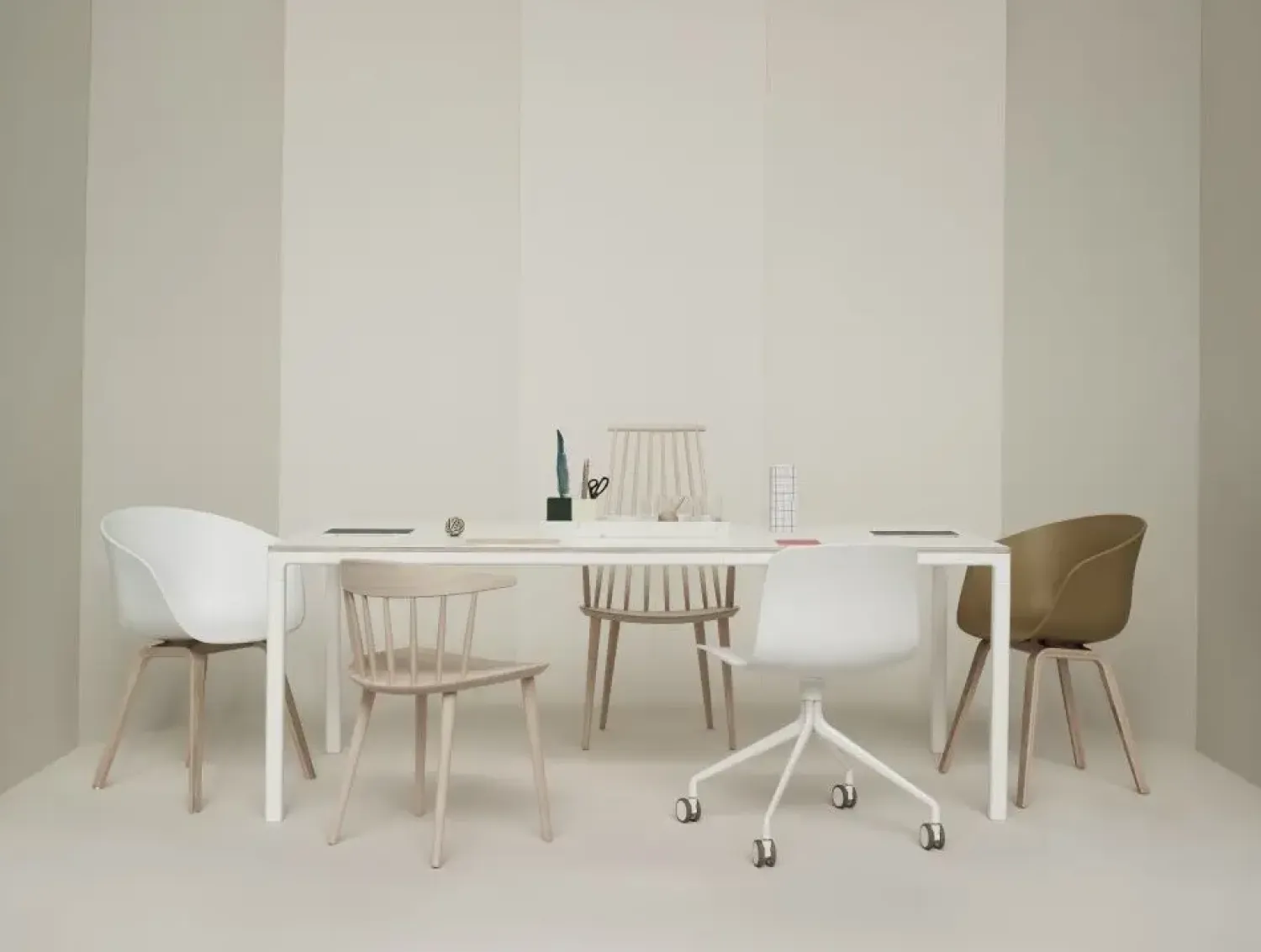 J104 stol i hvid*Hay Outlet