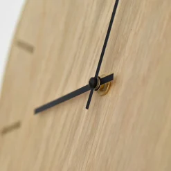 - Vægur - Light Oak - Eg/Sort - Ø28 cm*Hemverk Online