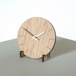 - Vægur - Lys Eg - Ø12 cm - Kobber visere^Hemverk Discount