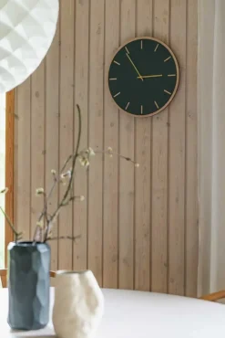 - Vægur - Lys Eg/Mørkegrøn - Kobber visere - Ø28 cm^Hemverk Discount