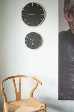 - Vægur - Lys Eg/Sort - Kobber visere - Ø38 cm^Hemverk New