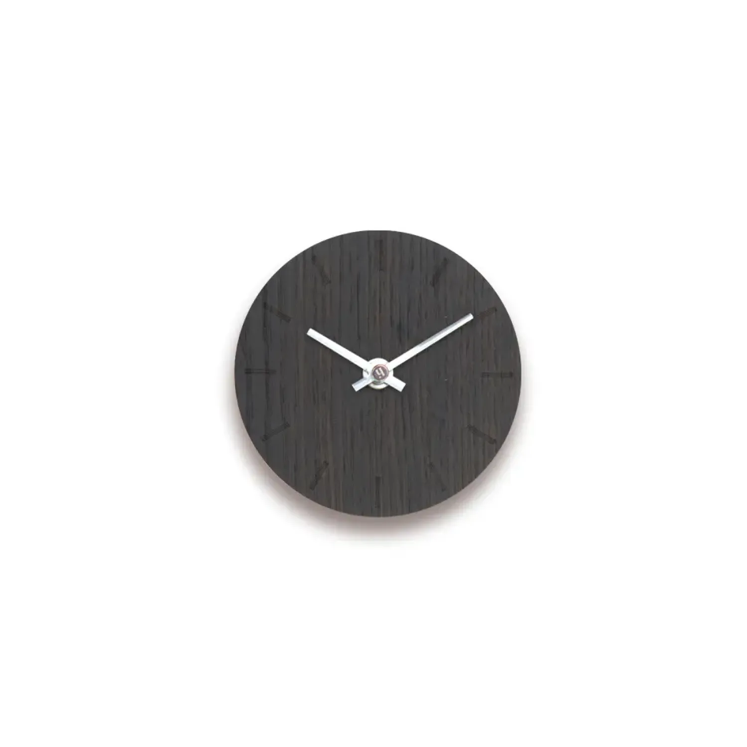 - Vægur - Mørk eg - Ø12 cm - Sølv visere*Hemverk Outlet