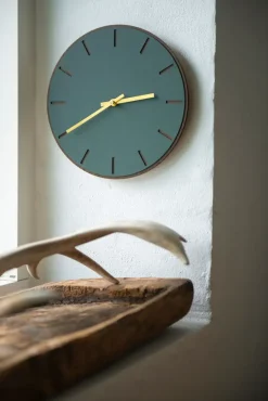 - Vægur - Mørk Eg/Conifer Grøn - Guld visere - Ø38 cm*Hemverk Best