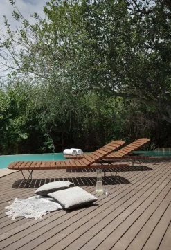 - MOLO Sunbed - Bamboo. Frame*Houe Clearance