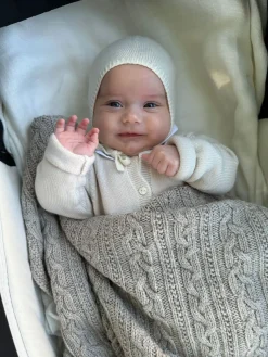 - Tæppe - Knitted Merino Wool Blanket - Lys Brun - 80x100 cm*Jack o Juno