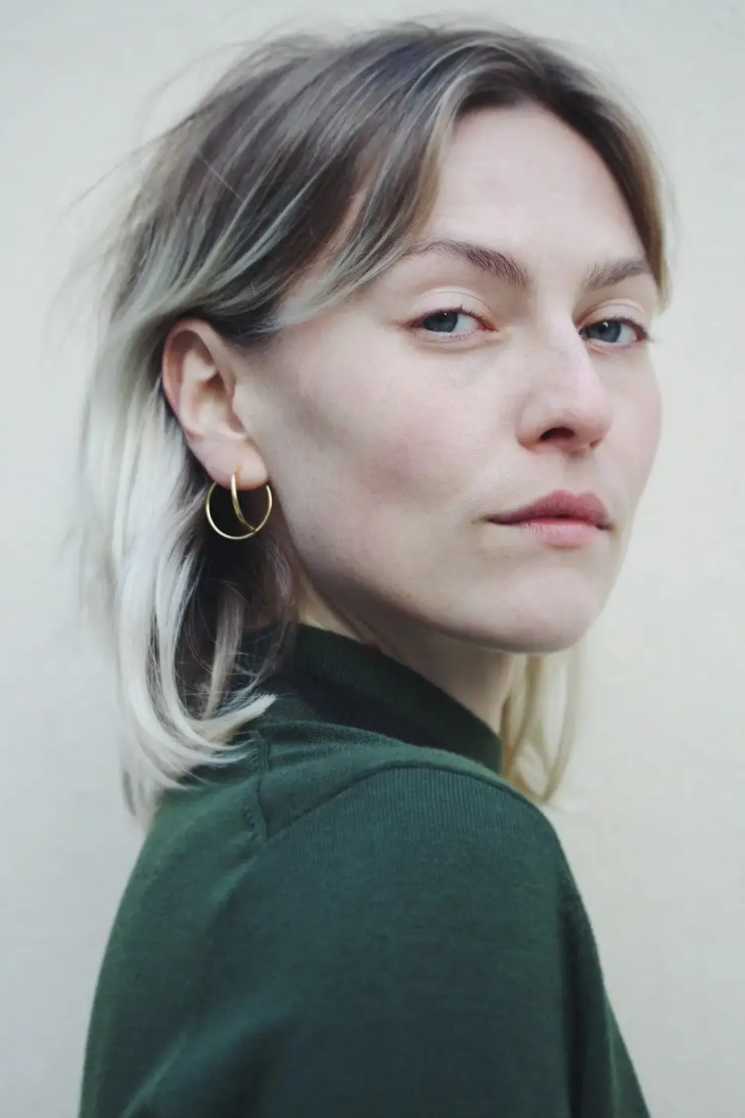 - Orbit Ear Stud - Guld*JUKSEREI Discount