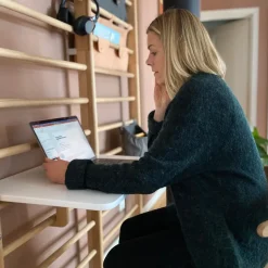 - Skrivebord til ribbevæg - Hvid^KAOS