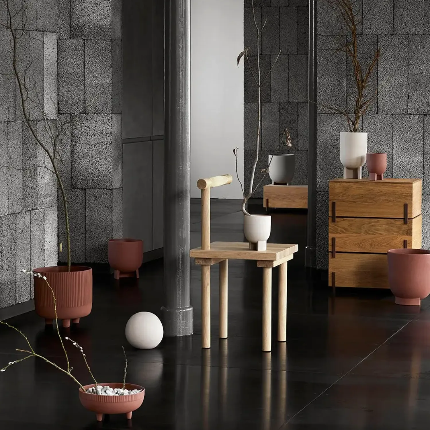 - Urtepotte - Bowl - Red - M*Kristina Dam Best