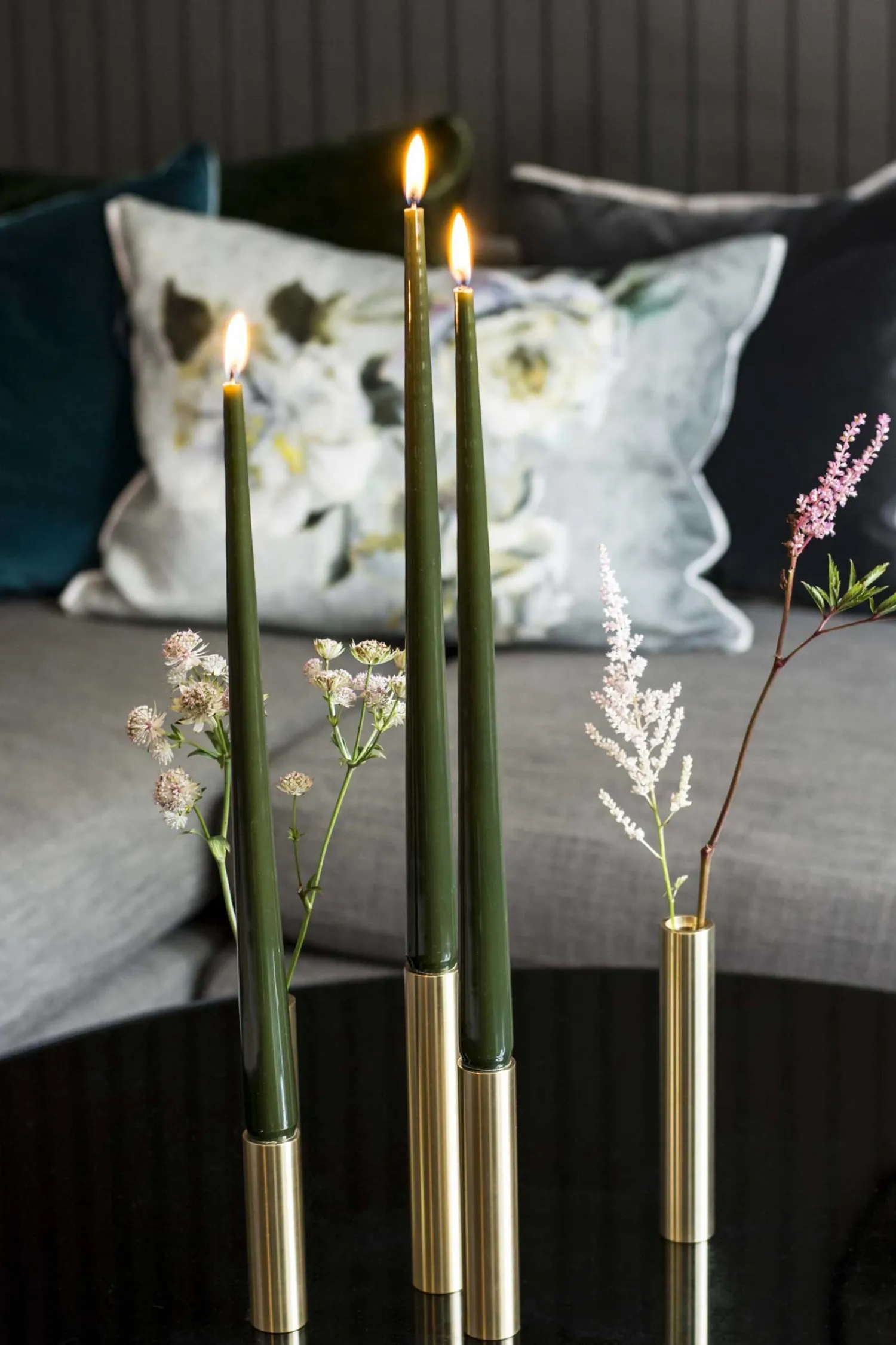 - Slim Vase - Messing - Højde 14 cm^Kunstindustrien Sale