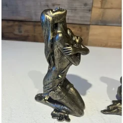 - Kvinde, på knæ*La Vida Hot