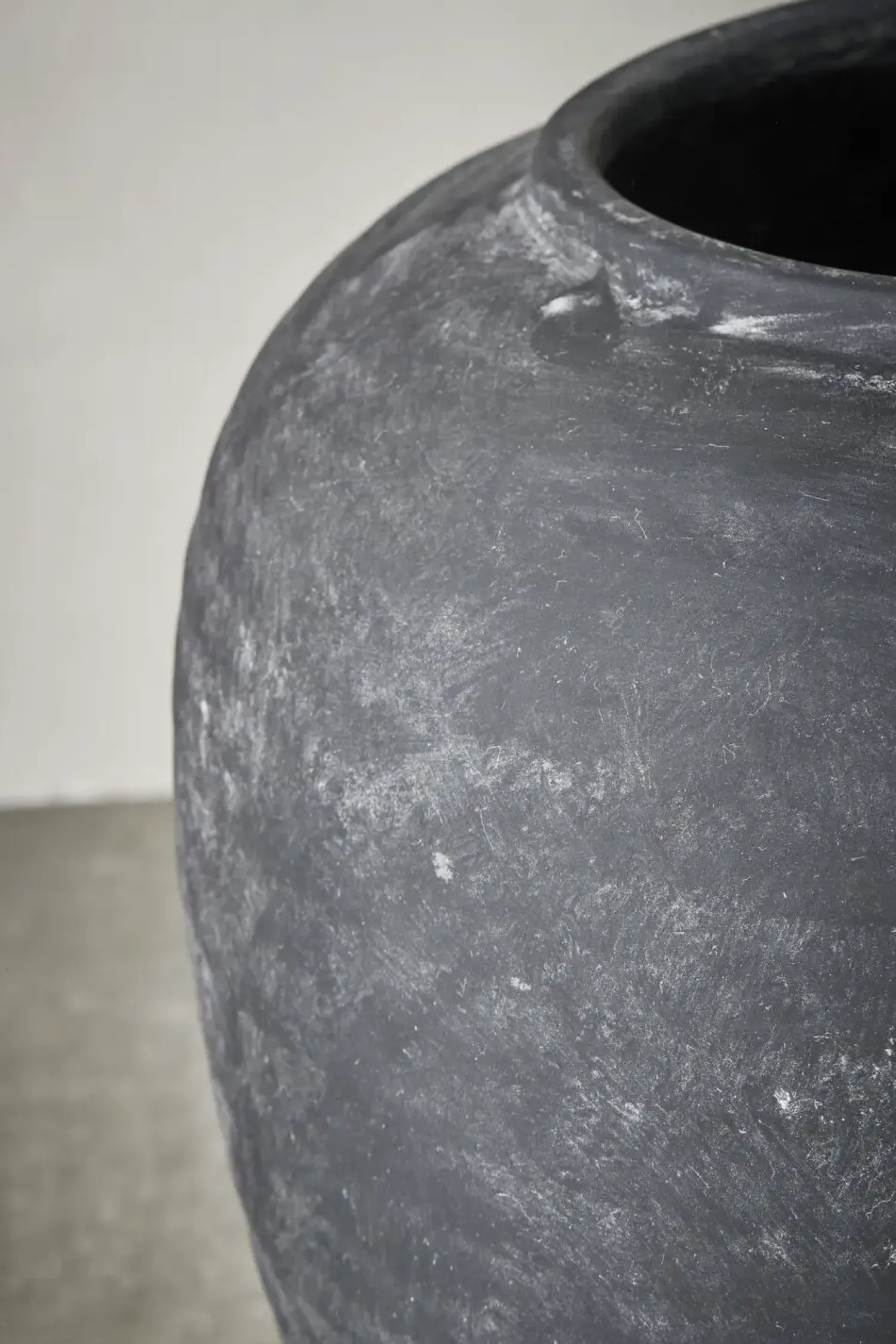 - Catia dekorationsvase H55 cm. antik sort^Lene Bjerre Sale