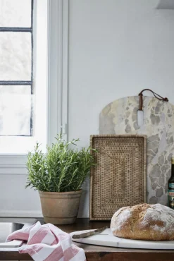 - Ellia skærebræt 45X30 sand - Marmor^Lene Bjerre Outlet