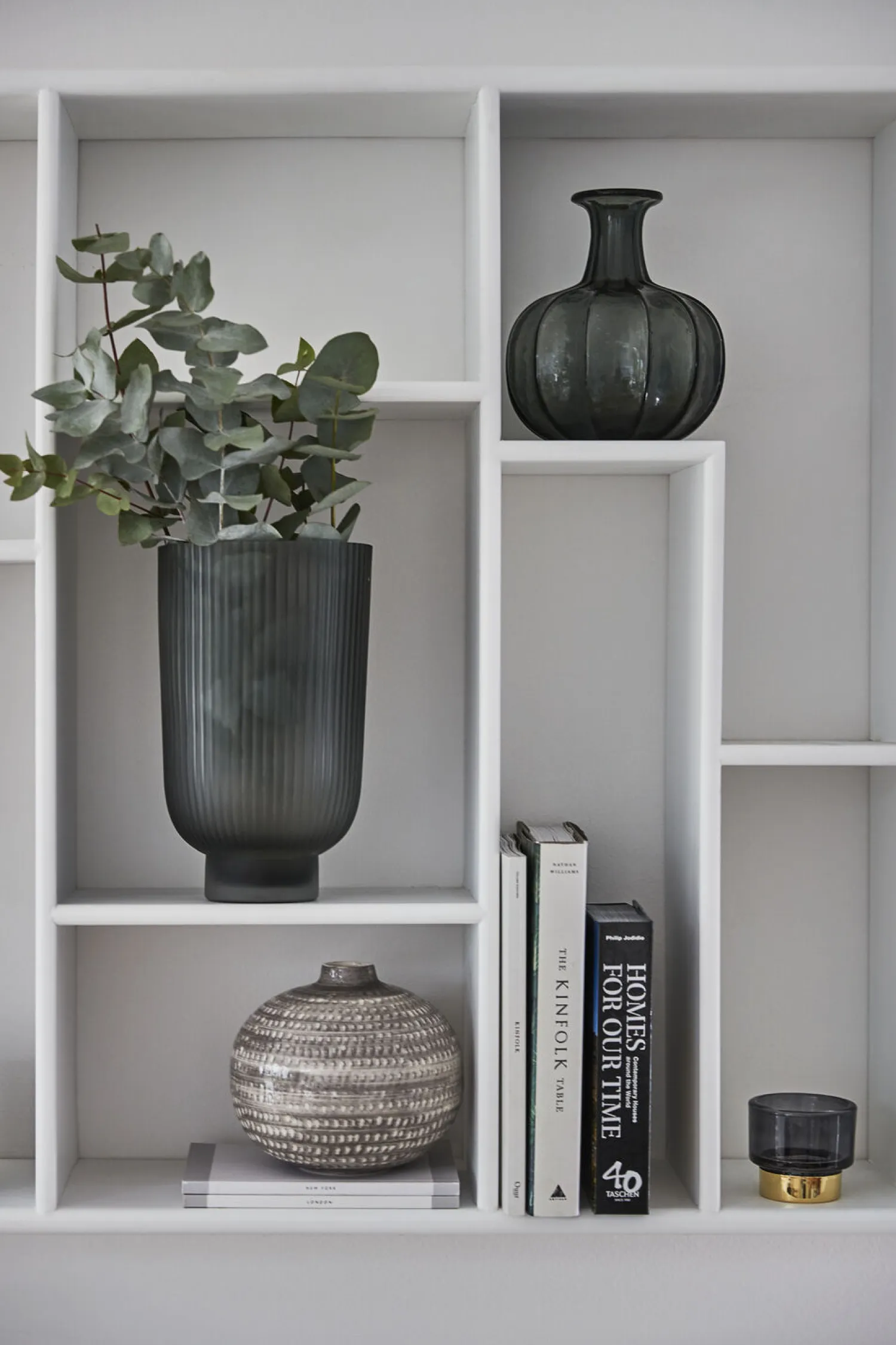 - Miyanne vase H21 cm. røget grå^Lene Bjerre Best