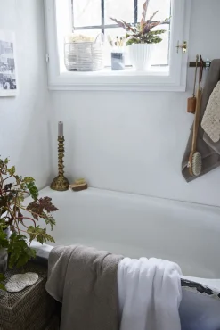 - Molli badehåndklæde 140x70 cm. hvid^Lene Bjerre Sale