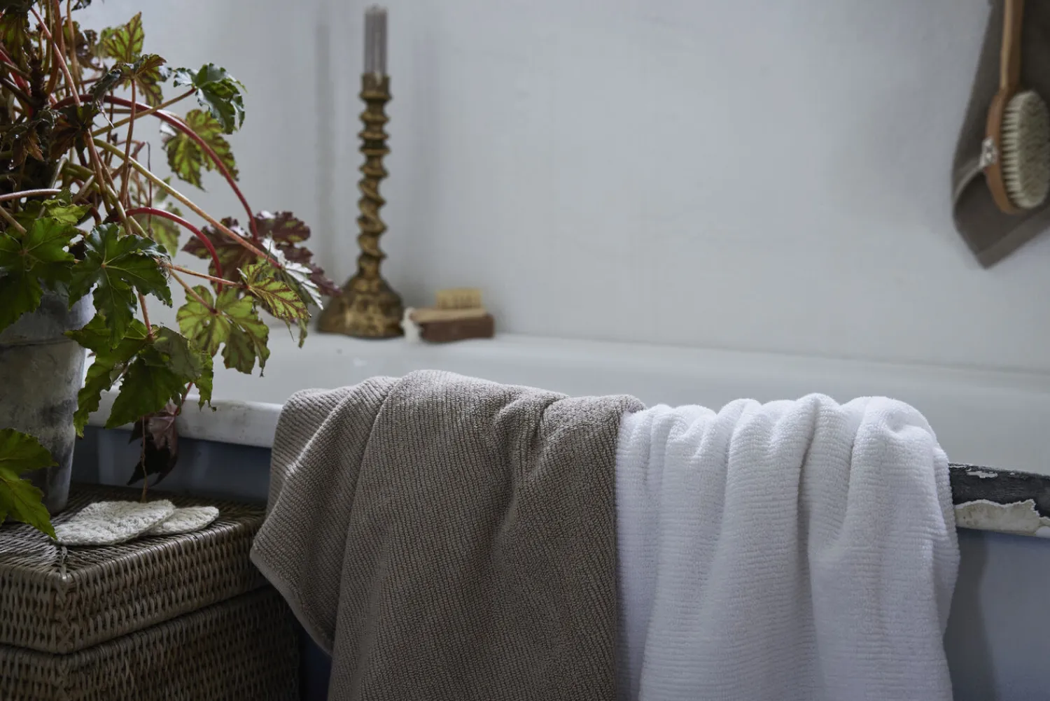 - Molli håndklæde 100x50 cm. sort^Lene Bjerre Clearance