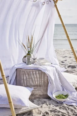 - Olivia pude 60x60 cm. sand stribet*Lene Bjerre Hot