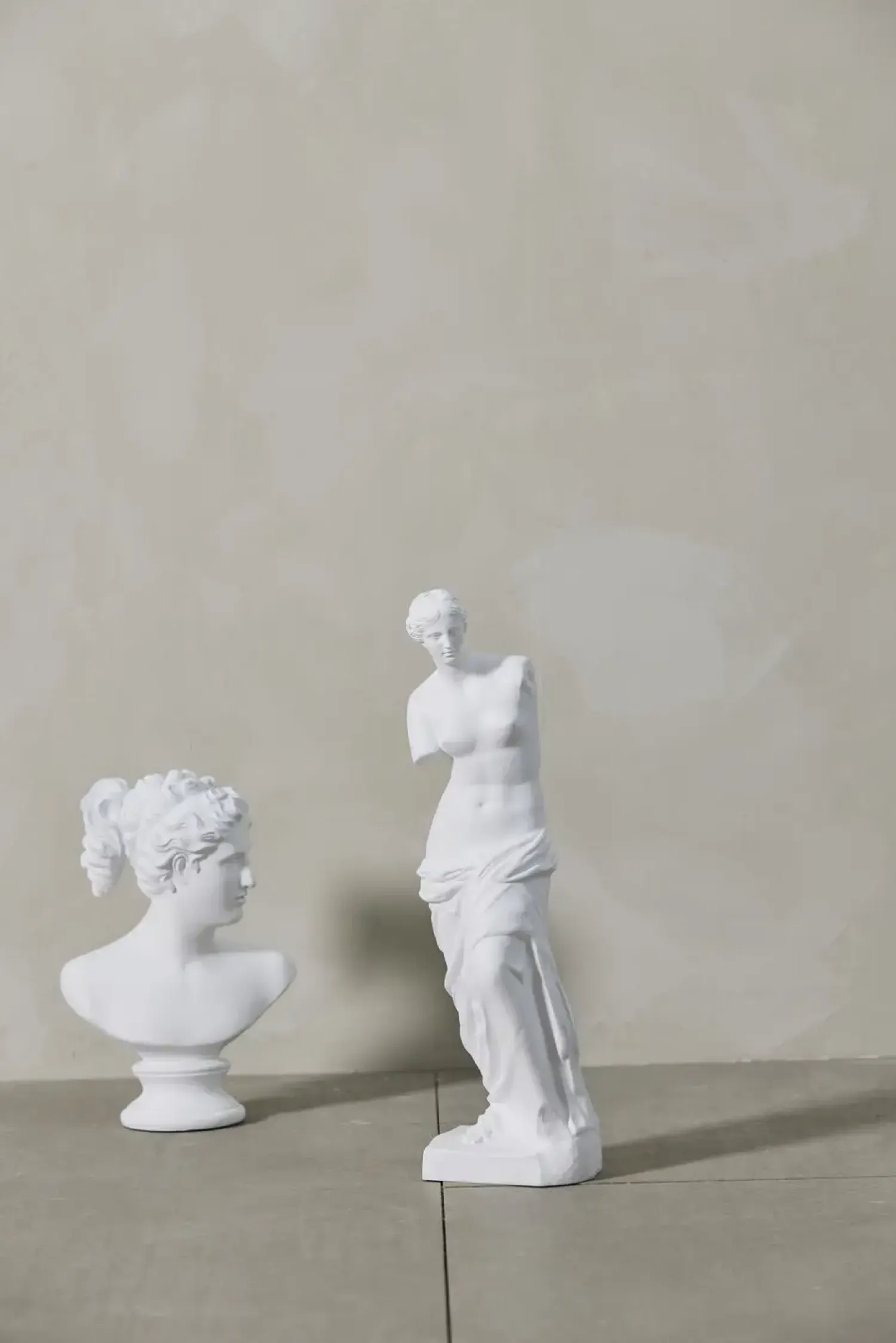 - Statia skulptur H46,2 cm. hvid*Lene Bjerre Discount