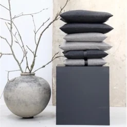 - Pude Boule - Black (50x50 cm)*Louise Smærup Hot