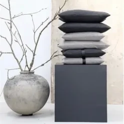 - Pude Boule - Black (50x50 cm)^Louise Smærup Outlet