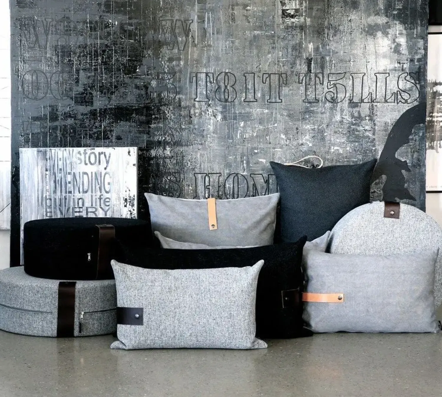 pude - Sort pude i velour 60 x 40 cm^Louise Smærup Discount