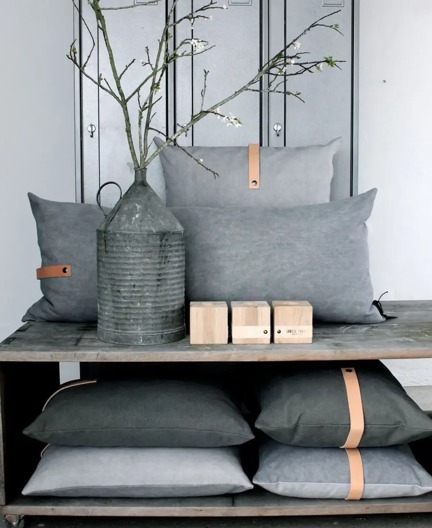 pude - Vendbar pude i grå Canvas 65 x 65 cm*Louise Smærup Outlet