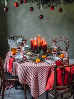 - Dug - Misty - Square - Real Red / Rød - 145x250 cm^Lovely Linen Clearance