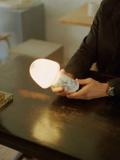 - Bordlampe - FUSE Trådløs - Marmor^Made by Hand Clearance