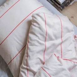 - ALIGN-sengesæt - Bright red/Sand - W140 x L220 cm^Mette Ditmer Clearance