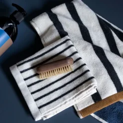 - BOUDOIR - Håndklæde, sort/hvid, smalle striber*Mette Ditmer New