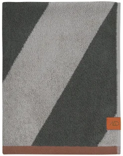 - DIAGONAL bath towel - Dark olive*Mette Ditmer Clearance