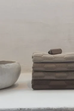 - GEO-håndklæde - Nougat - W50 x L95 cm^Mette Ditmer Discount