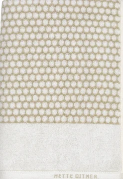 - GRID håndklæde, Sand / Off-white*Mette Ditmer