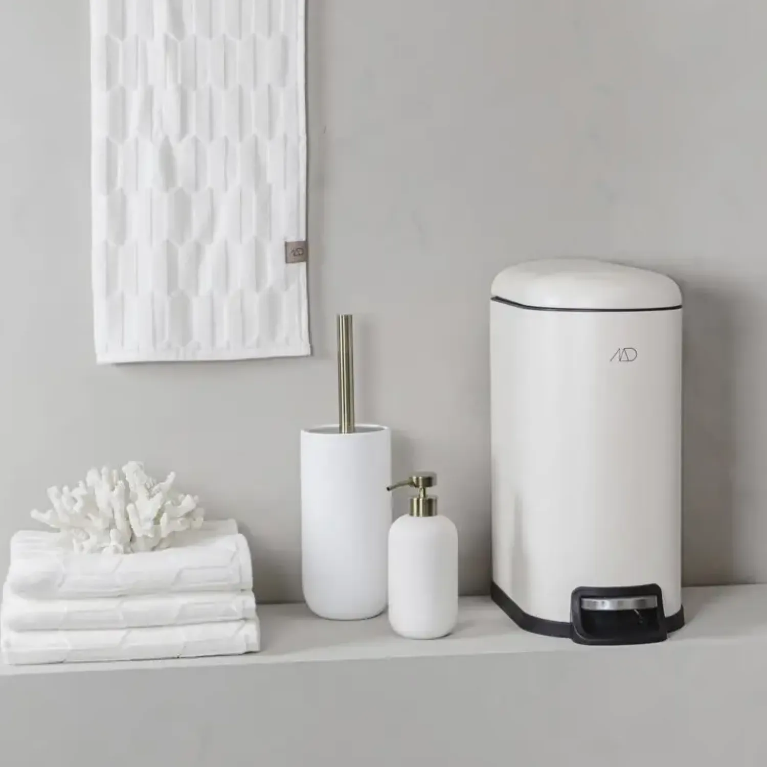 - LOTUS dispenser (høj) - Hvid*Mette Ditmer Hot